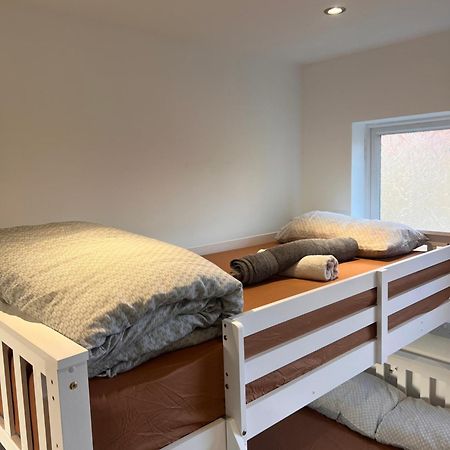 1 Bedroom & Bathroom Dorney 外观 照片